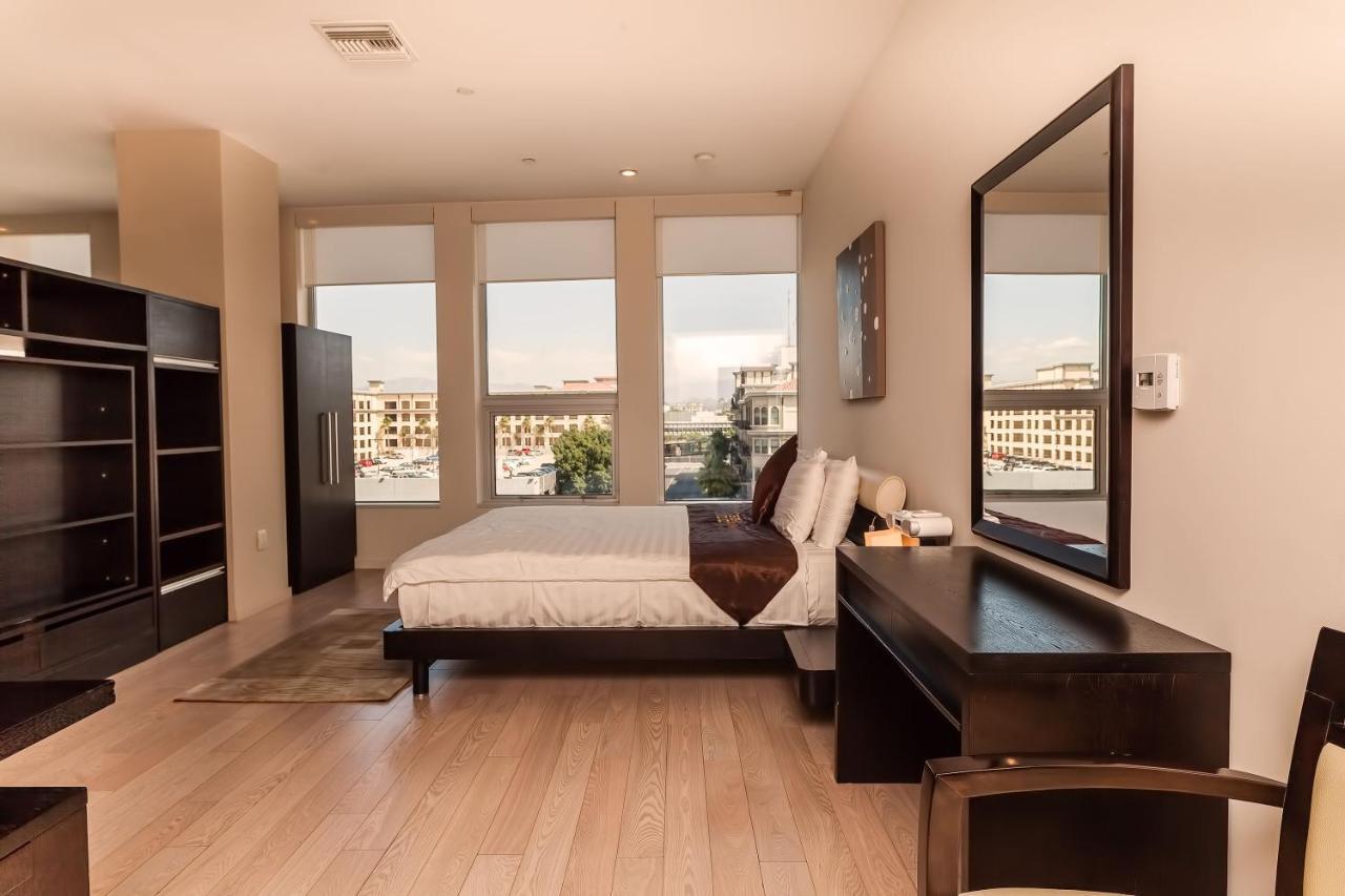 Tenten Wilshire Apartment