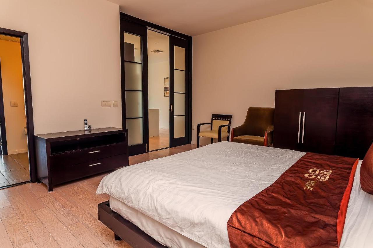 Tenten Wilshire Apartment Los Angeles